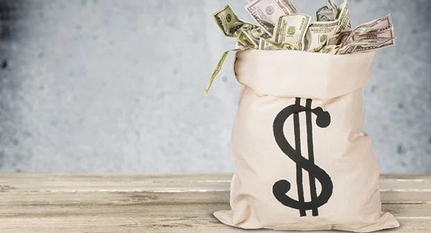 iS_65178453_sackofcash_620x335
